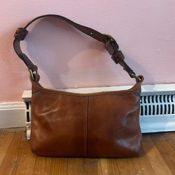 Coach leather shoulder purse - Picture 2 of 3